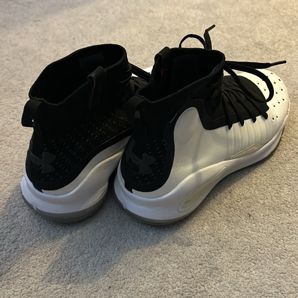 Steph Curry Under Armour high tops. - Picture 2 of 3